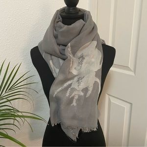 India Hicks || Gringed Grey with White Beetles Scarf